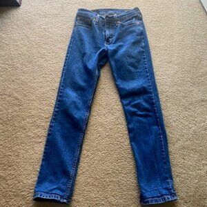 Men's Medium wash Levi Jeans 28 waist 32 length